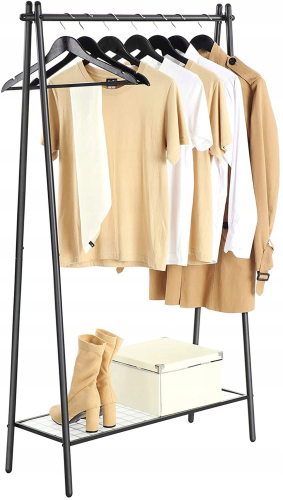 Otwarta garderoba do sypialni. Stabilny drążek o dużym udźwigu pozwala na uporządkowanie koszul, płaszczy i sukienek, tworząc estetyczny i przejrzysty system przechowywania.