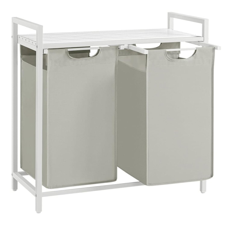 Nowoczesny regał łazienkowy z dwoma koszami na pranie. Funkcjonalne połączenie szafki do przechowywania z sorterem bielizny, wykonane z odpornej na wilgoć metalowej ramy w kolorze białym.