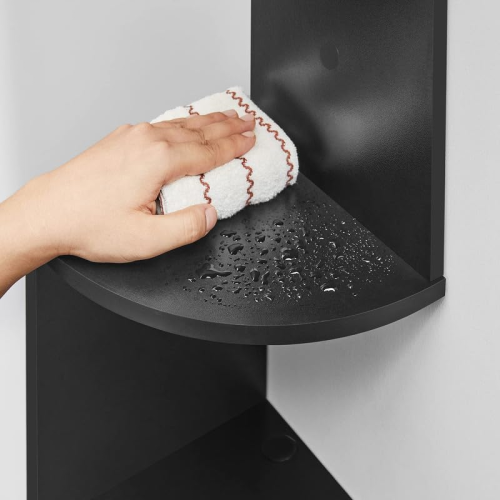 Półka ścienna łatwa w czyszczeniu. Powierzchnia wykonana z wysokiej jakości laminatu jest odporna na wilgoć i kurz, co pozwala na szybkie i wygodne utrzymanie mebla w nienagannym stanie.