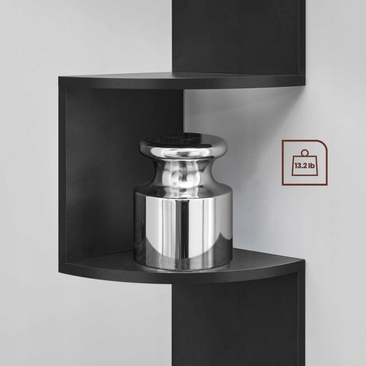 Wytrzymała półka wisząca do pokoju. Solidne mocowanie i precyzyjne spasowanie elementów gwarantują bezpieczeństwo ustawionych na niej przedmiotów, nawet tych o większej wadze.