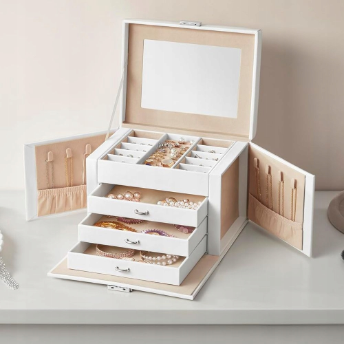Organizer na biżuterię z lusterkiem glamour. Kuferek łączy funkcjonalność z luksusowym designem, stanowiąc piękną dekorację sypialni oraz ułatwiając codzienny wybór dodatków dzięki przejrzystemu układowi.