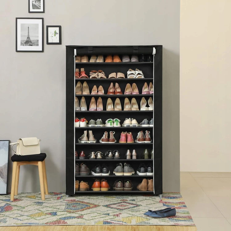 Tekstylna szafka na buty w aranżacji przedpokoju.
