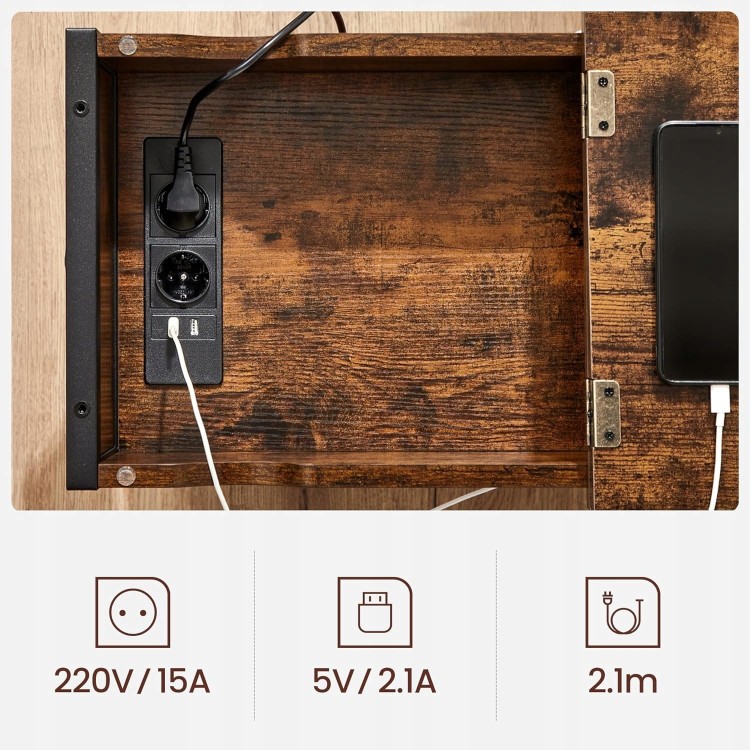 Boczny stolik z gniazdkiem i postem USB.
