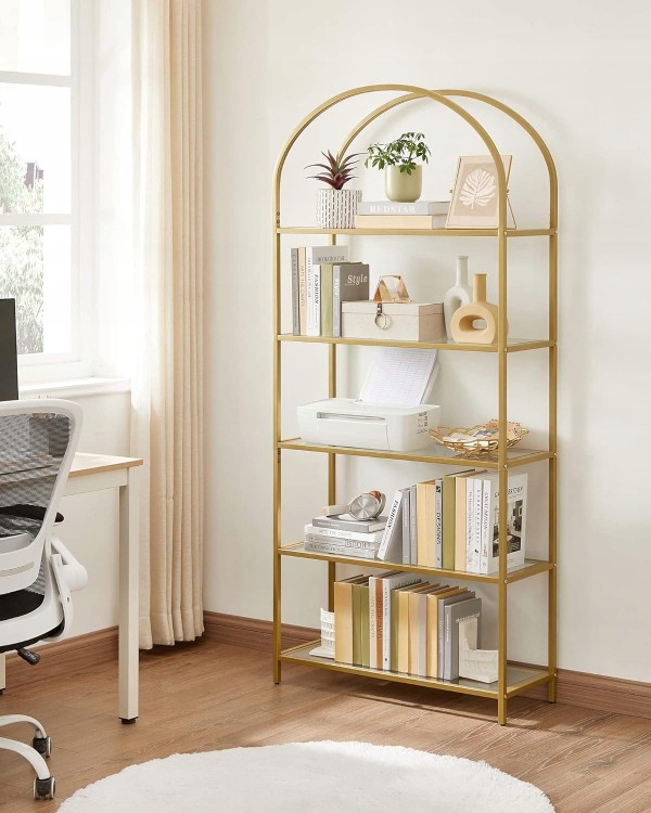 Elegancki mebel wpisujący się w styl nowoczesny, glamour i loft. Odpowiedni jako regał dekoracyjny do domu lub gabinetu.