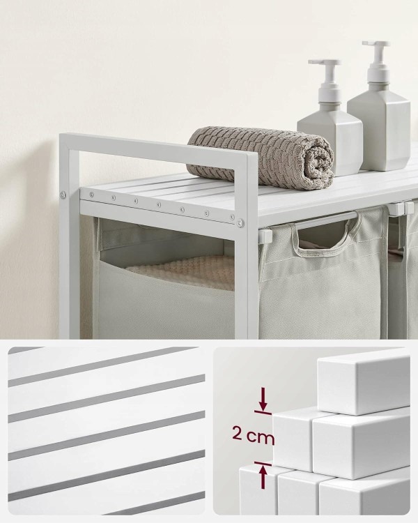 Półka z paneli MDF o grubości 2cm.