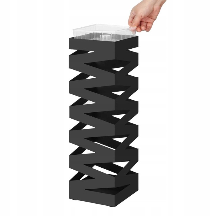 Wkładka plastikowa z funkcją zbierania wody.