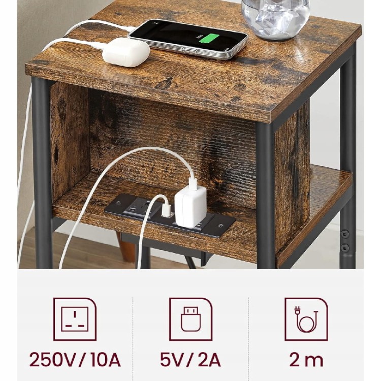 Stolik pomocniczy, wyposażony w zintegrowane gniazdko z 2 portami AC, 2 portami USB oraz kablem do ładowania o długości 2 m.