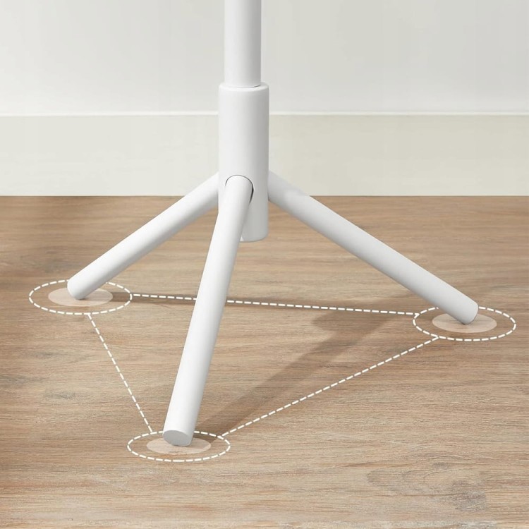 Stabilne nóżki, zapobiegające przewróceniu.